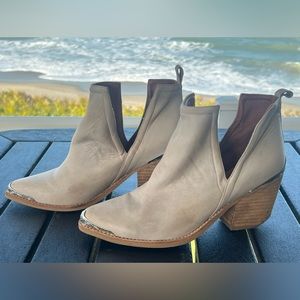 Jeffrey Campbell Cromwell Ankle Boots Women 9 Taupe Leather Pointed Toe Western